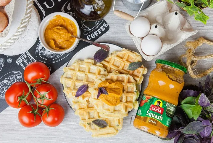 Savory wafers with chicken